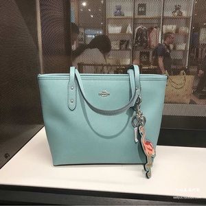 ‼️Sold‼️Coach small leather tote